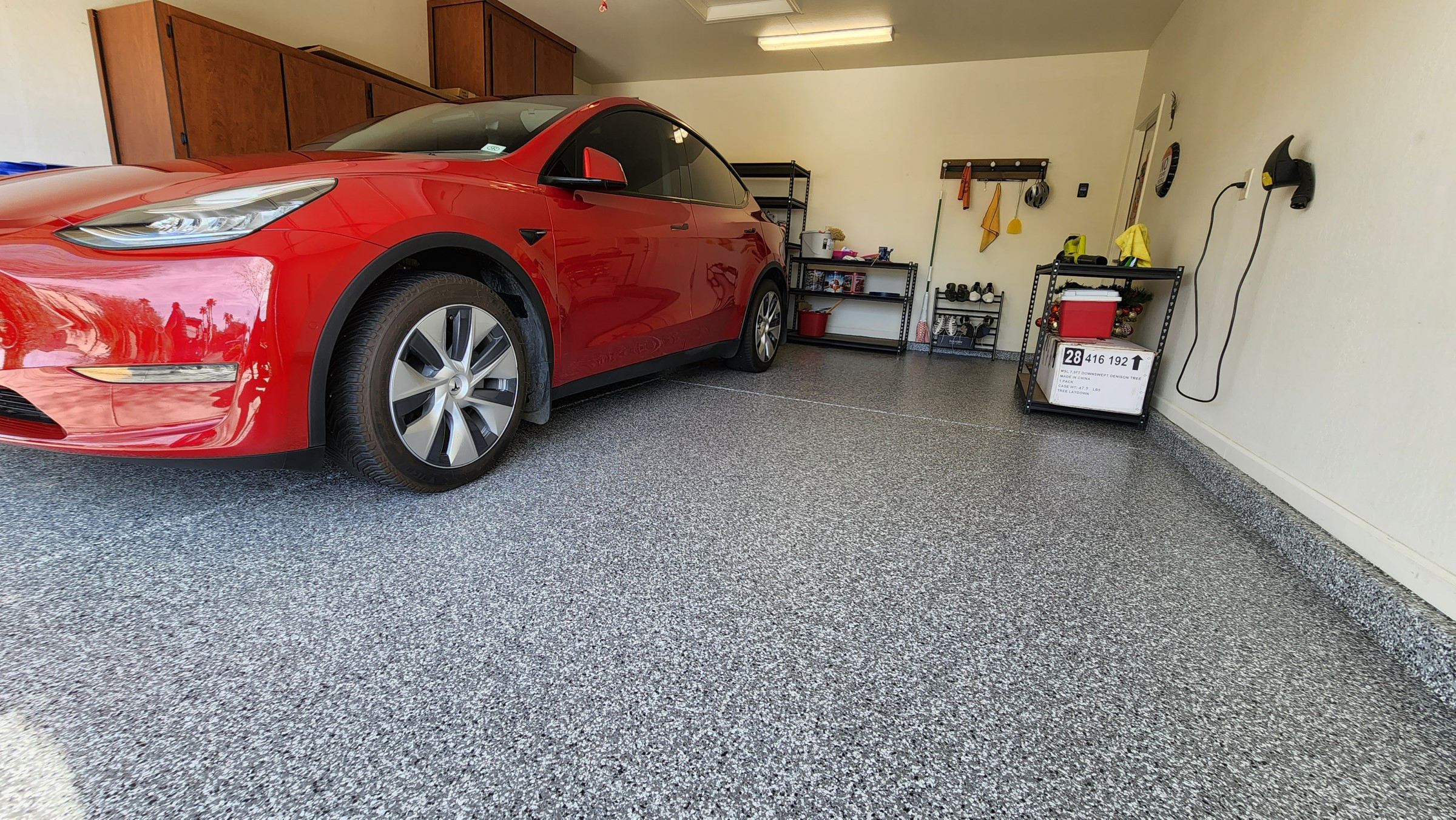 Decorative flake polyaspartic garage floor coating for Michigan homes